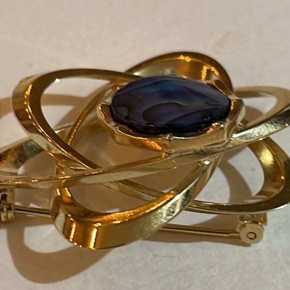 Vintage Abalone Shell Goldtone Swirl Brooch 4 1/2x3cm Abalone Shell, cosmic - Picture 6 of 7